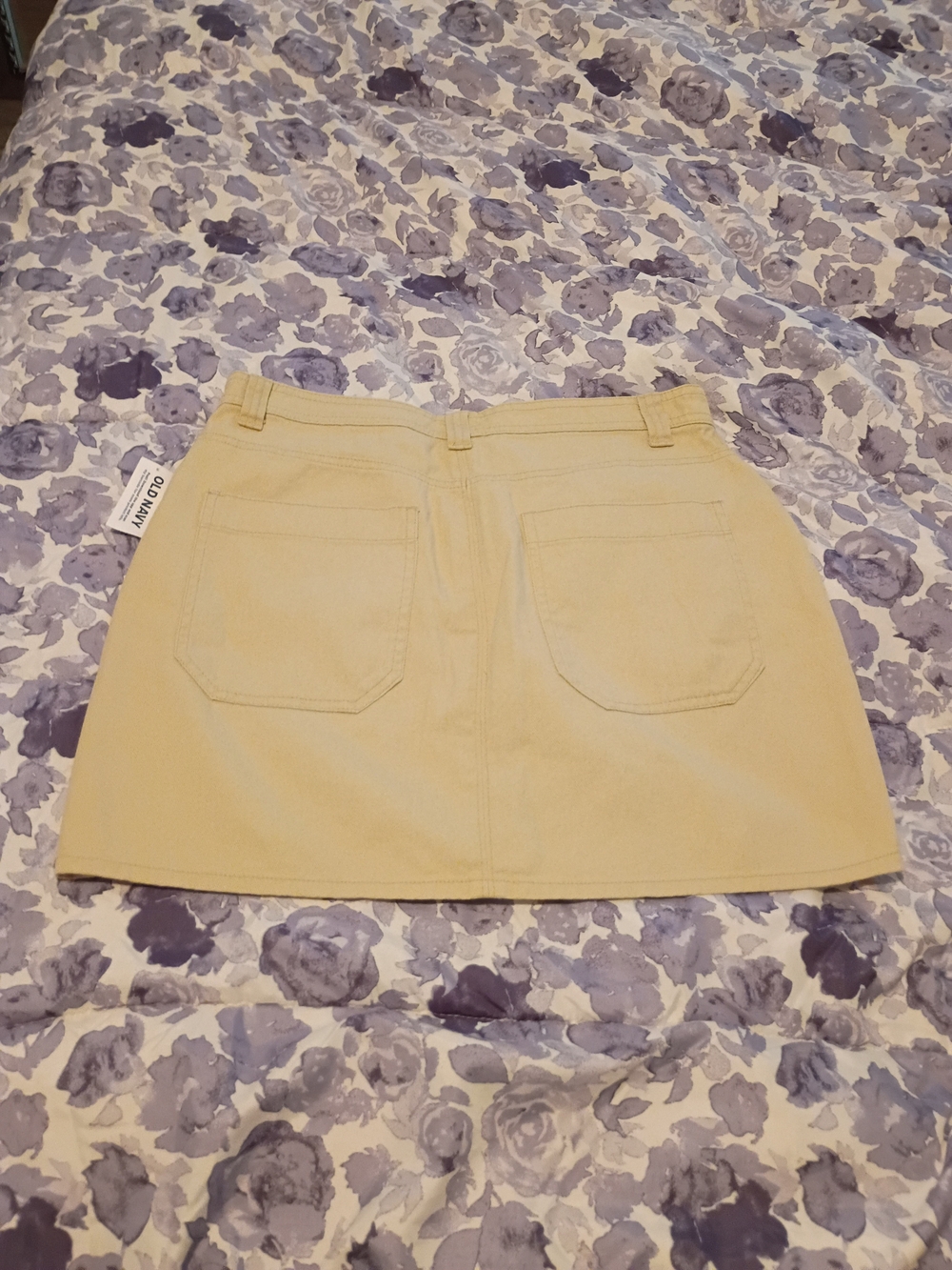 Old Navy Cream Button-Front Mini Skirt - Picture 2 of 3
